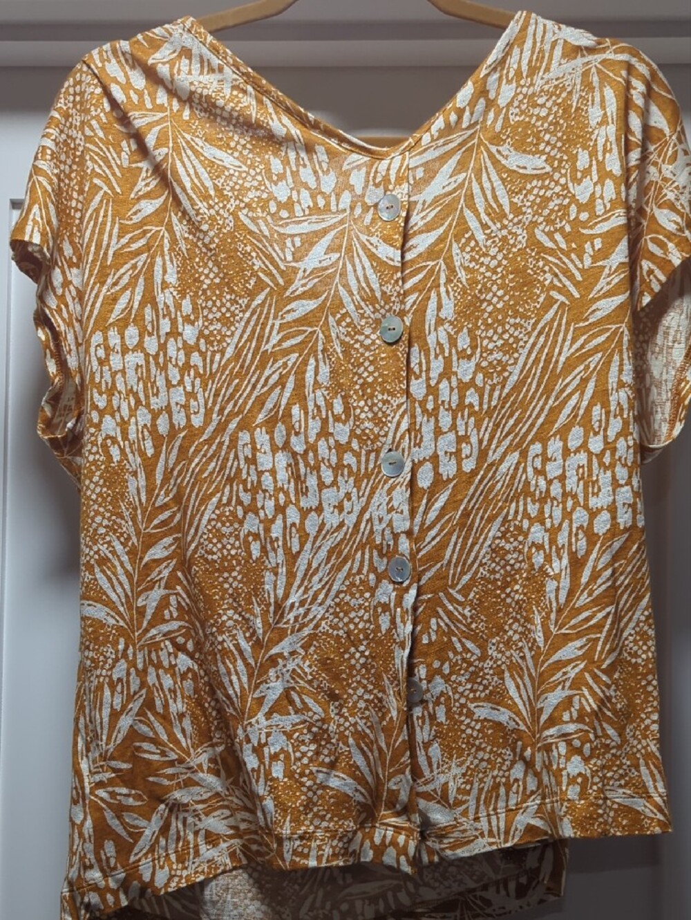 Christian Siriano Mustard and White Botanical Draped V-Neck Top - Picture 6 of 7